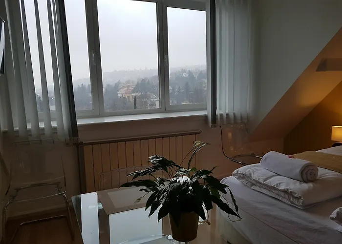 Hillside Premium * Budapest